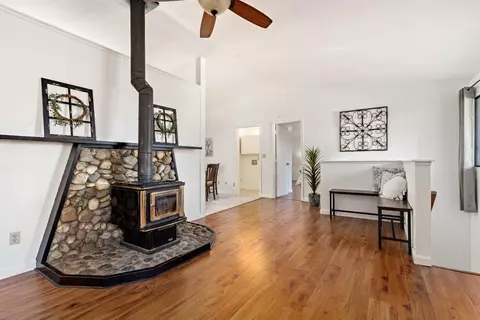 Entry Way - 442 Pine St, Grass Valley, CA 95945 photo 1 of 1