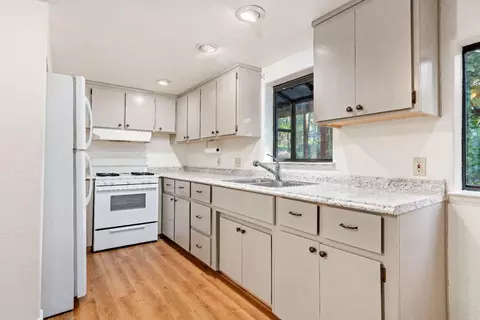 Kitchen - 442 Pine St, Grass Valley, CA 95945 photo 4 of 4