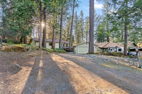 Exterior - 442 Pine St, Grass Valley, CA 95945 photo 6 of 31
