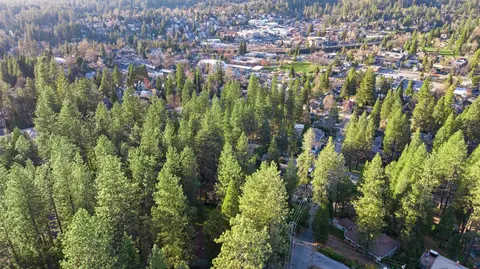 View/Area - 442 Pine St, Grass Valley, CA 95945 photo 4 of 5