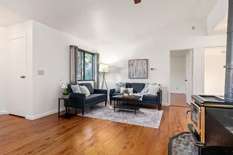Living - 442 Pine St, Grass Valley, CA 95945 photo 2 of 3
