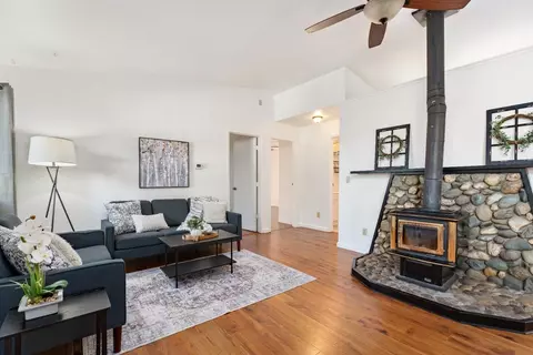 Living - 442 Pine St, Grass Valley, CA 95945 photo 1 of 3