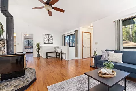 Living - 442 Pine St, Grass Valley, CA 95945 photo 3 of 3