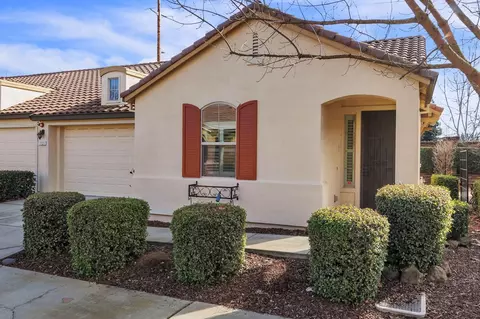 1121 Marseille Ln, Roseville, CA 95747
