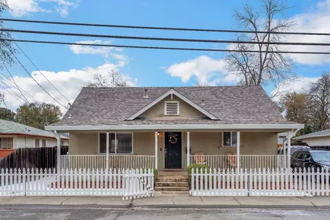 220 6th St, Roseville, CA 95678
