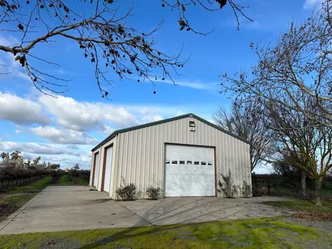 6671 Realty Rd, Lodi, CA 95240 photo 2