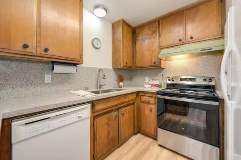 Kitchen - 1618 Colusa Ave, Davis, CA 95616 photo 10 of 12