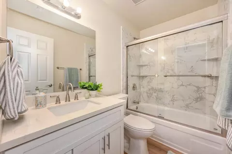 Bath - 1618 Colusa Ave, Davis, CA 95616 photo 2 of 2