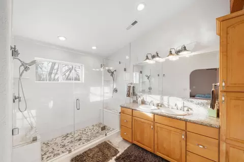 Bath - 3924 Marshall Ave, Carmichael, CA 95608 photo 4 of 8