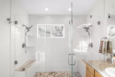Bath - 3924 Marshall Ave, Carmichael, CA 95608 photo 6 of 8