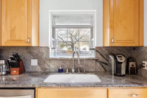 Kitchen - 3924 Marshall Ave, Carmichael, CA 95608 photo 4 of 5