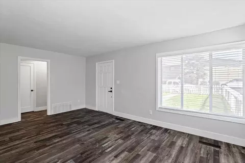 131 Covena Ave, Modesto, CA 95354 photo 9