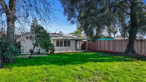131 Covena Ave, Modesto, CA 95354 photo 29