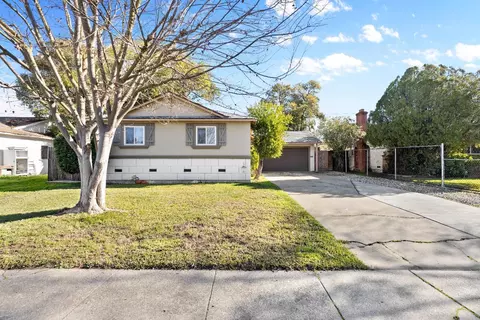 7467 Schreiner St, Sacramento, CA 95822