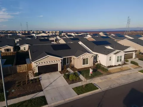 2459 Bastidas Dr, Merced, CA 95340 photo 3