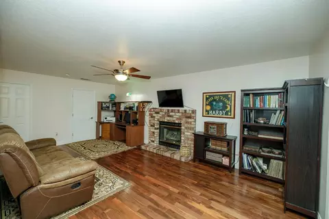 3528 Dry Creek Dr, Modesto, CA 95357 photo 13