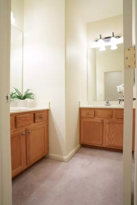 Bath - 3841 Lakeside Dr, Modesto, CA 95355 photo 4 of 5