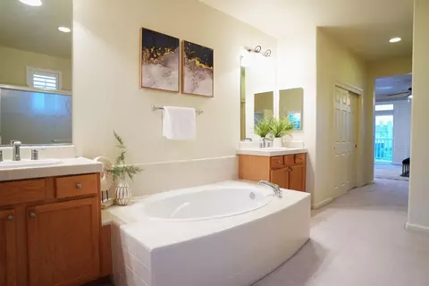 Bath - 3841 Lakeside Dr, Modesto, CA 95355 photo 1 of 5