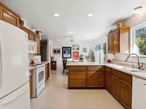 Kitchen - 1961 Heather Hill Rd, Placerville, CA 95667 photo 7 of 9
