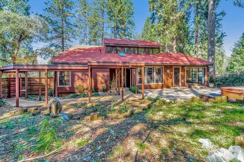 11207 Marjon Dr, Nevada City, CA 95959