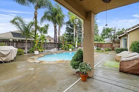 Exterior - 4613 Via Verde Ct, Modesto, CA 95357 photo 9 of 17