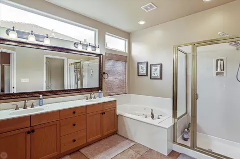Bath - 4613 Via Verde Ct, Modesto, CA 95357 photo 2 of 3