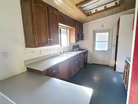 Kitchen - 5161 Oak Hill Rd, Placerville, CA 95667 photo 2 of 5