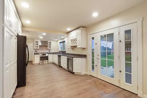 Kitchen - 2294 E Forest Lake Rd, Acampo, CA 95220 photo 6 of 6