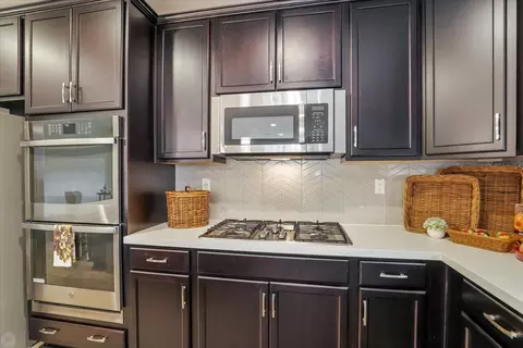Kitchen - 1485 United St, Manteca, CA 95337 photo 6 of 7