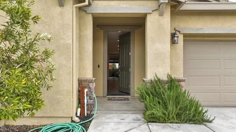Exterior - 1485 United St, Manteca, CA 95337 photo 5 of 11