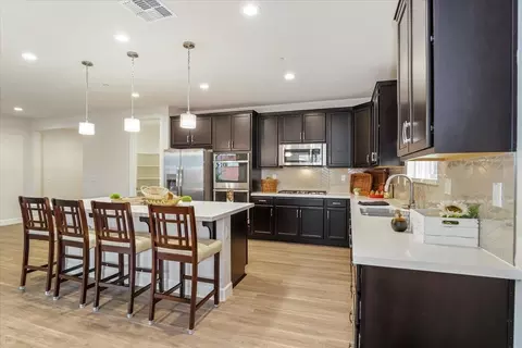 Kitchen - 1485 United St, Manteca, CA 95337 photo 5 of 7