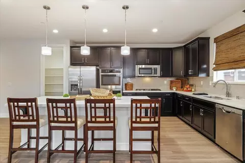 Kitchen - 1485 United St, Manteca, CA 95337 photo 2 of 7