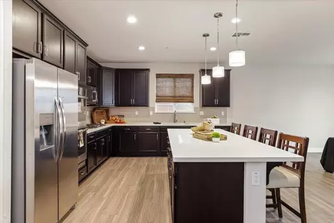 Kitchen - 1485 United St, Manteca, CA 95337 photo 4 of 7