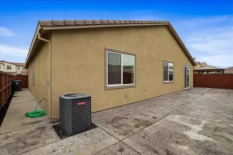 Exterior - 1485 United St, Manteca, CA 95337 photo 10 of 11