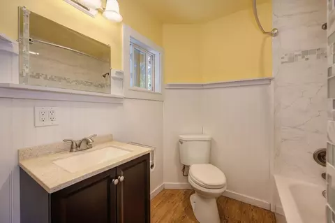 Bath - 130 E Spruce St, Gridley, CA 95948 photo 5 of 7