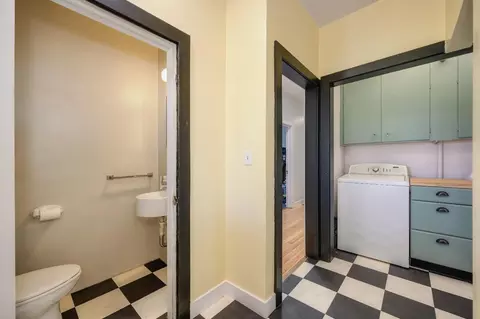 Bath - 130 E Spruce St, Gridley, CA 95948 photo 1 of 7