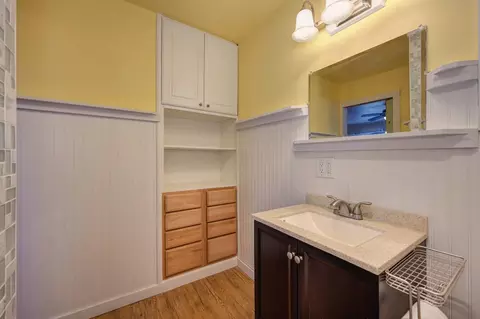 Bath - 130 E Spruce St, Gridley, CA 95948 photo 6 of 7