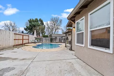 Exterior - 1004 Newkirk Way, Modesto, CA 95355 photo 13 of 14