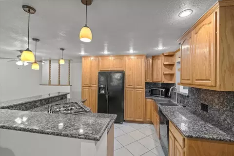 Kitchen - 1004 Newkirk Way, Modesto, CA 95355 photo 5 of 7