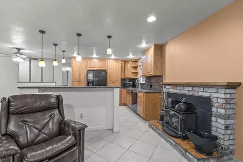 Kitchen - 1004 Newkirk Way, Modesto, CA 95355 photo 6 of 7