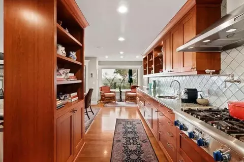 Kitchen - 64 Covered Bridge Rd, Carmichael, CA 95608 photo 5 of 10