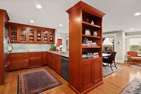 Kitchen - 64 Covered Bridge Rd, Carmichael, CA 95608 photo 8 of 10
