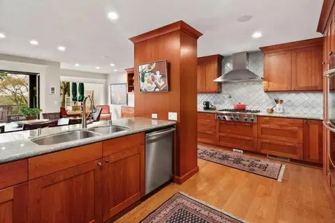 Kitchen - 64 Covered Bridge Rd, Carmichael, CA 95608 photo 7 of 10