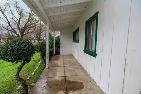 Exterior - 219 Olive Ave, Modesto, CA 95350 photo 3 of 10