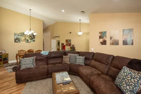 2528 Meadow Oak Dr, Modesto, CA 95355 photo 9
