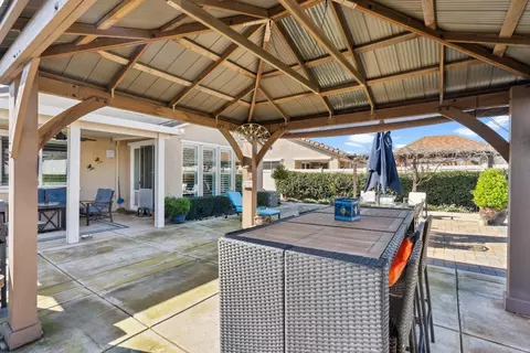 Exterior - 1439 Arbor Brook Dr, Manteca, CA 95336 photo 10 of 19