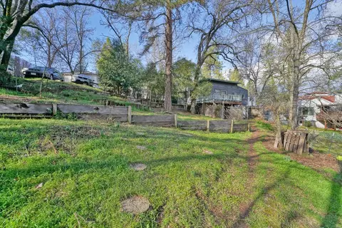 Exterior - 982 Crescent St, Placerville, CA 95667 photo 11 of 13