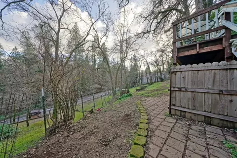 Exterior - 982 Crescent St, Placerville, CA 95667 photo 8 of 13