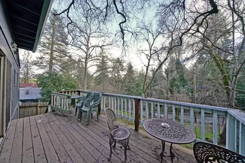 Exterior - 982 Crescent St, Placerville, CA 95667 photo 7 of 13