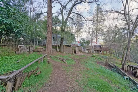 Exterior - 982 Crescent St, Placerville, CA 95667 photo 9 of 13